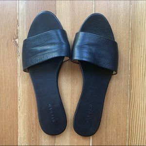 Nisolo Isla Slides in All Black